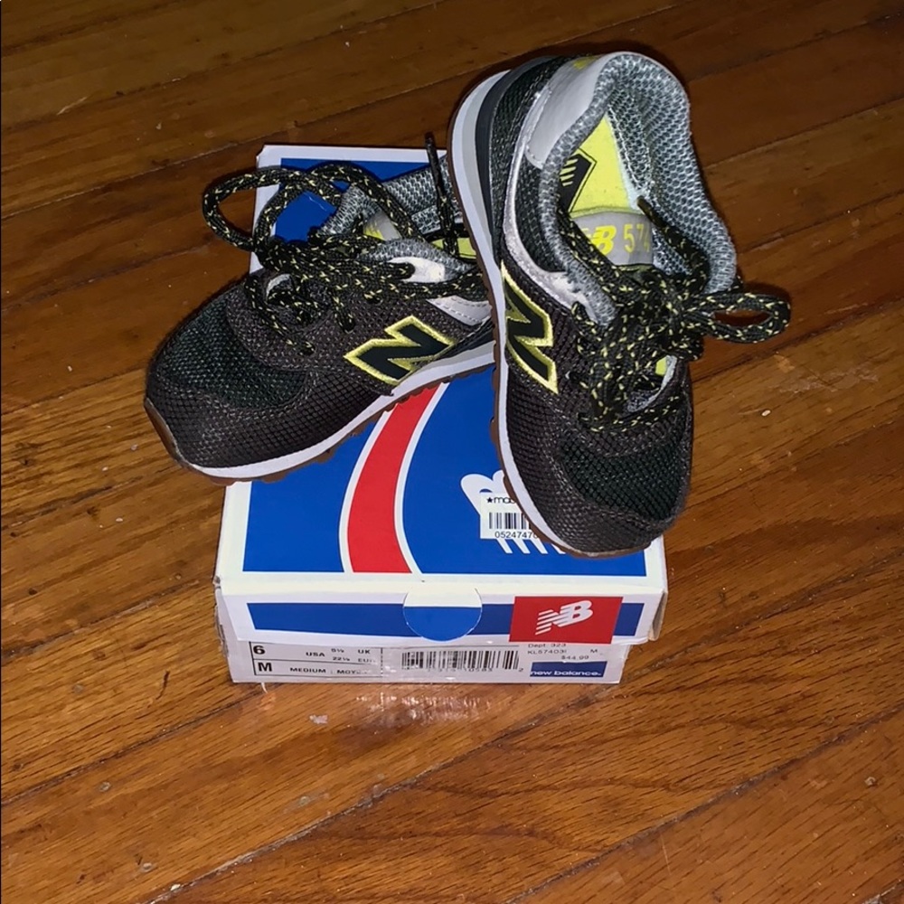 Infant sneakers